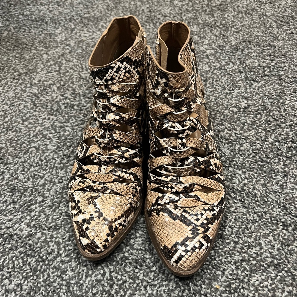 Qupid Snake Bootie